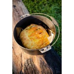 Campfire Pre Seasoned Cast Iron Camp Oven 4.5 Quart 20 Campfire Pre Seasoned Cast Iron Camp Oven 4.5 Quart -Camping Series Shop BCF 213607 09 hi res