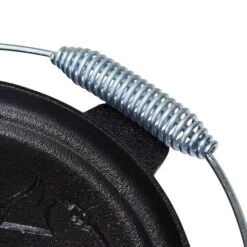 Campfire Pre Seasoned Cast Iron Camp Oven 9 Quart -Camping Series Shop BCF 213608 03 hi res