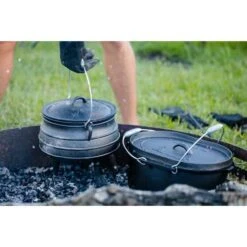 Campfire Pre Seasoned Cast Iron Camp Oven 10 Quart -Camping Series Shop BCF 213610 03 hi res