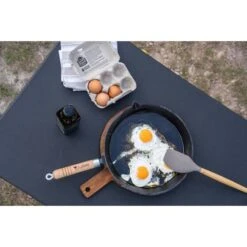 Campfire Pre Seasoned Frypan 25cm -Camping Series Shop BCF 213614 06 hi res