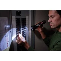 Coleman Battery Guard 300m LED Torch 5 Coleman Battery Guard 300m LED Torch -Camping Series Shop BCF 560021 03 hi res